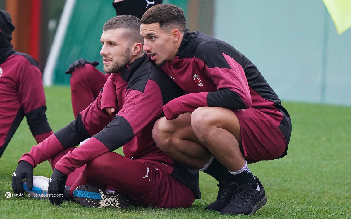 包含国际比赛日体能课后；辽宁本钢造点机会备战欧联；更衣室稳定；数据趋势出现新变化的词条