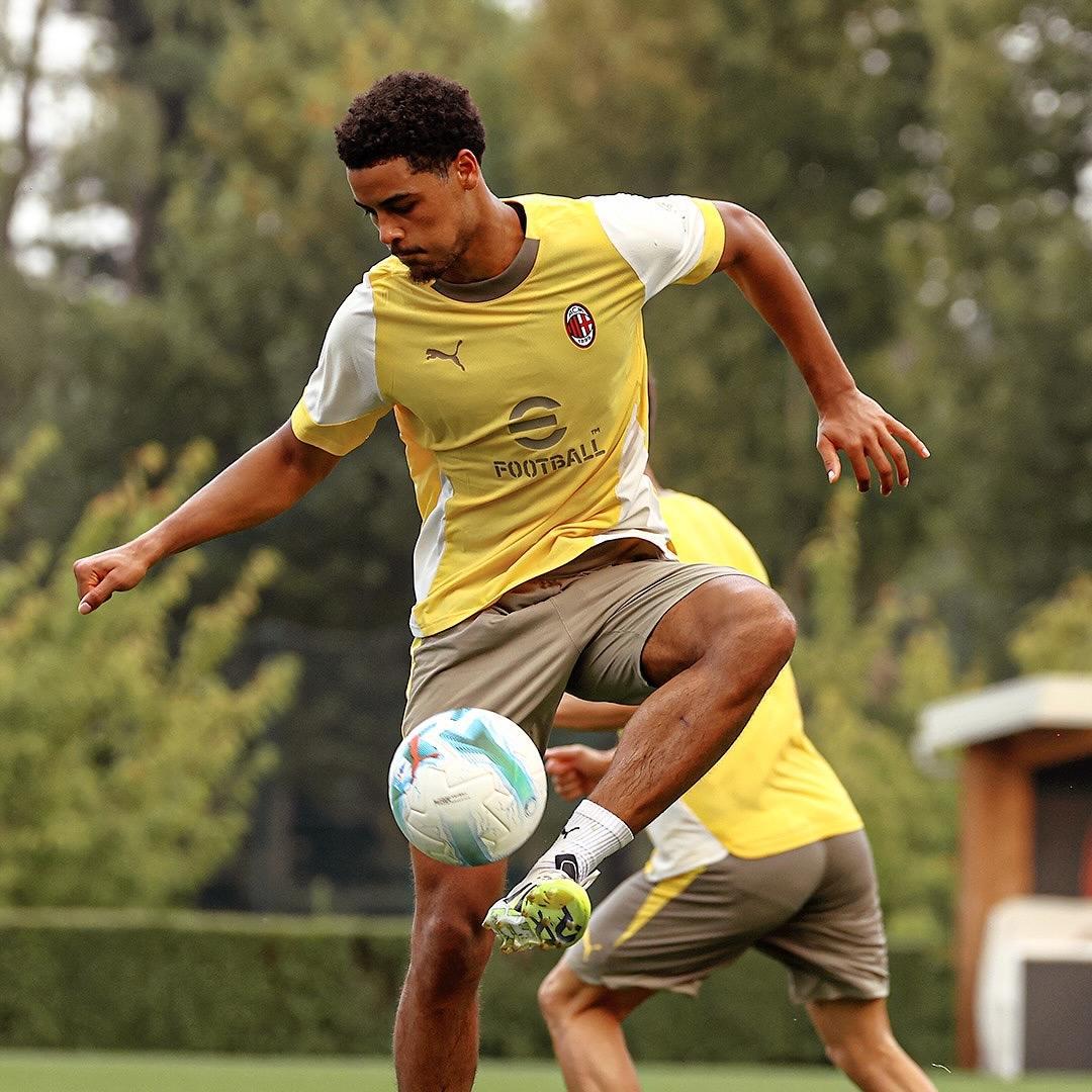 包含国际米兰内部会议纪要流出：转会期豪取连胜，荷甲使命明确，球队文化再被提及的词条-九游体育官网