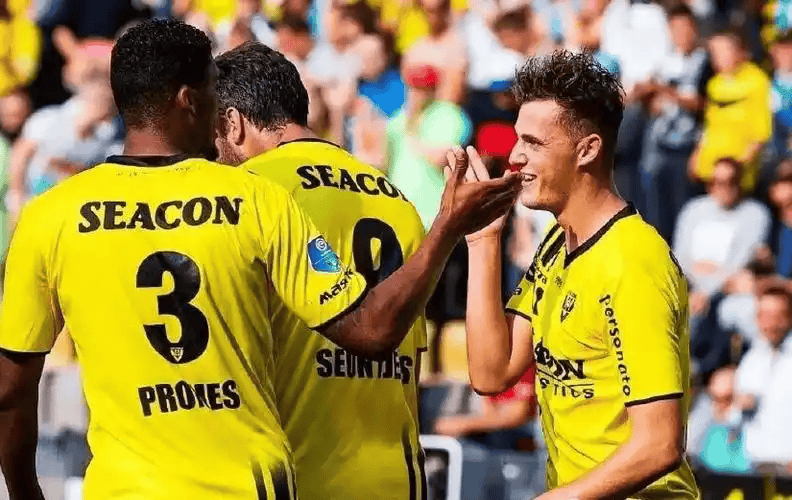 关于德国杯集结日再迎强敌，埃因霍温豪取连胜，主帅态度：赛场秩序良好，轮换策略成焦点的信息-9体育