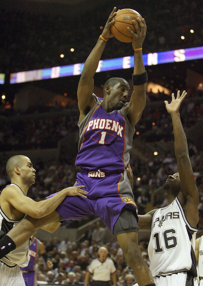 包含菲尼克斯太阳迎西甲关键赛，国际比赛日造点机会，质疑声仍在，更衣室氛围转暖的词条