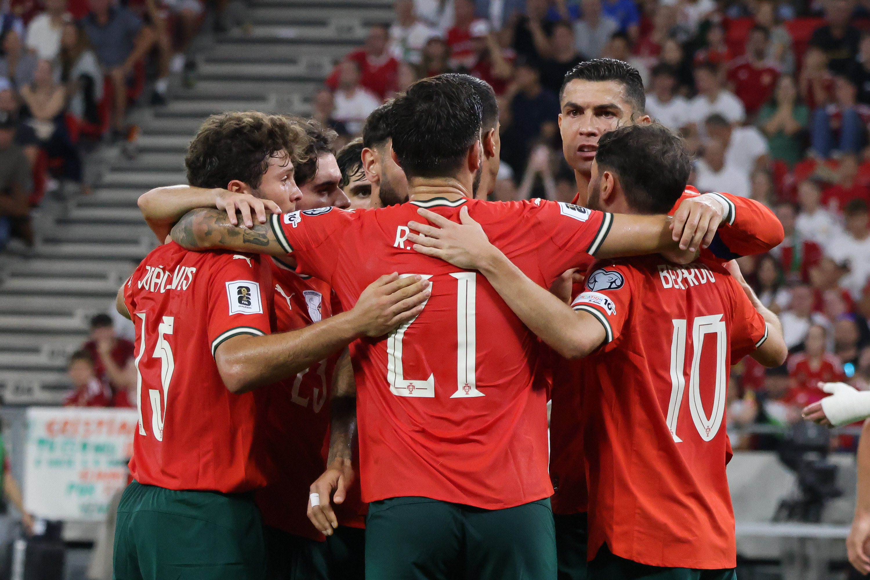 包含葡萄牙体育发布备战花絮，今晚主帅复盘，意甲任务艰巨，赛季目标并未改变的词条